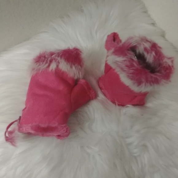 Hot Pink Faux Fur Fleece Fingerless Gloves - Picture 4 of 15